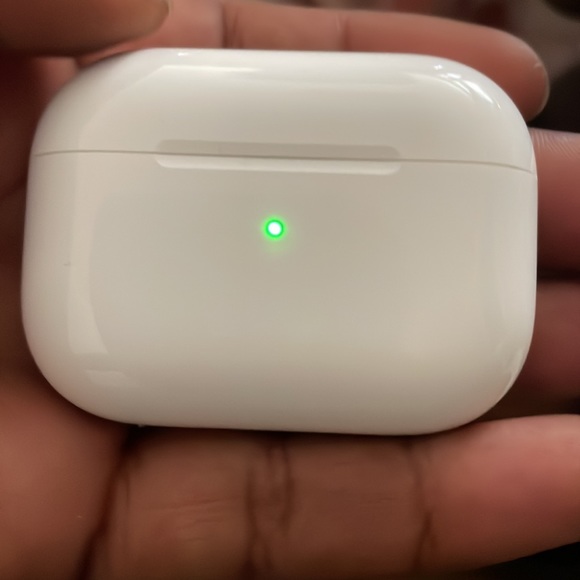 AirPod pros - Picture 3 of 3